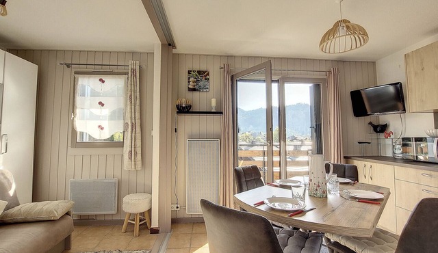 Flat Orée 32B - Montriond - Sleeps 4 - Mountain view - Close to ski lifts and Morzine