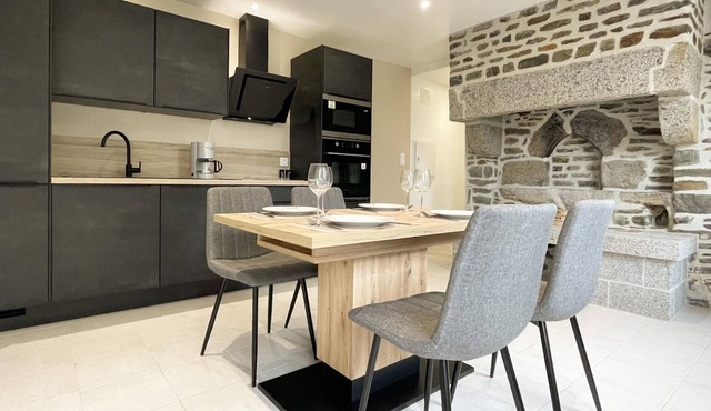 Cozy Cottage for 2 with Terrace and WIFI in Normandy in Saint-Quentin-les-Chardonnets