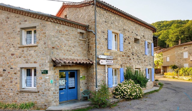 Gîte "Le Volcan d'Aizac" – Peaceful Retreat in the Ardèche Mountains