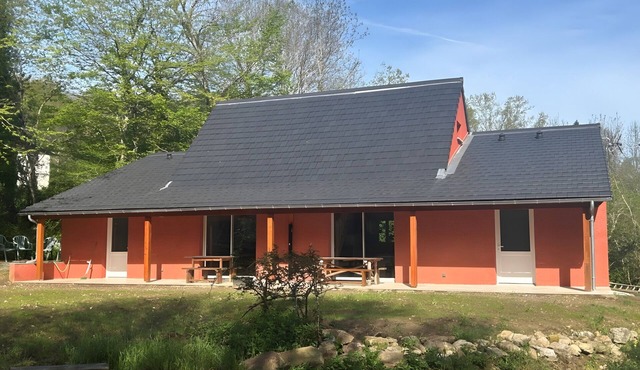 Gîte "Muguet" in La Salvetat sur Agout – Family-Friendly Rental Near Lake and Village