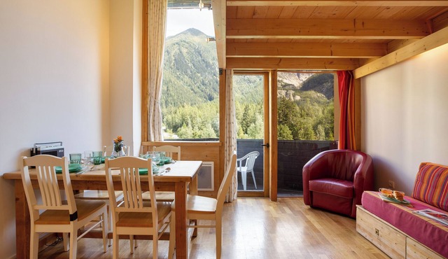Grand Roc A220 150m from Slopes, View & Parking, Argentière (Chamonix), France