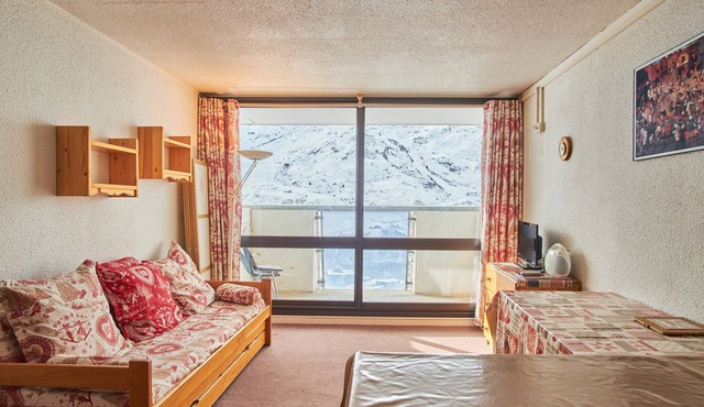 Holiday Apartment with Direct Access to Ski Slopes in Trois-Vallées