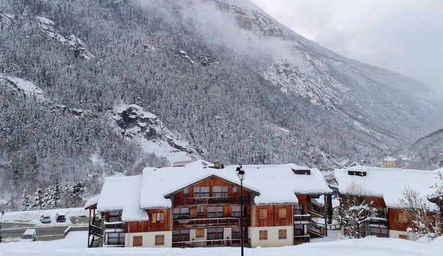 Homerez - Appartement for 4 ppl. with shared pool, sauna and spa at Orelle