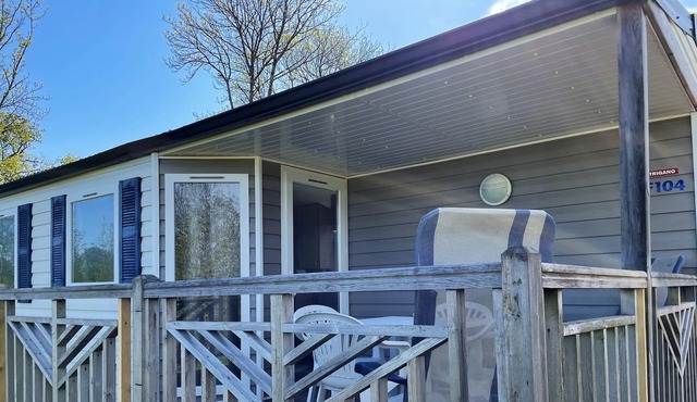 Homerez - Bungalow for 4 ppl. with shared pool and terrace at Argences-en-Aubrac