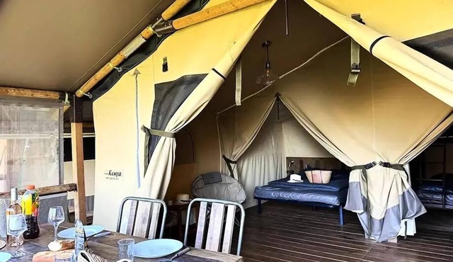 Kenya Lodge Tent on Stilt, 2 Bedrooms, Sleeps 5