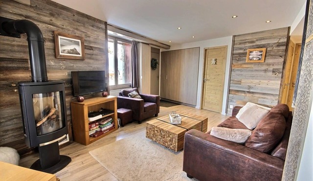 Le Bouquetin 8 person, 50m from slopes, in the heart of the village
