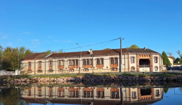 le relais Perrusson, Bed and breakfast et camping à la tuilerie