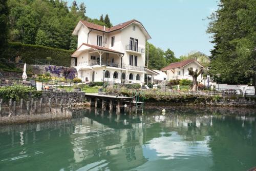 Les Nénuphars magnifique villa au bord du canal