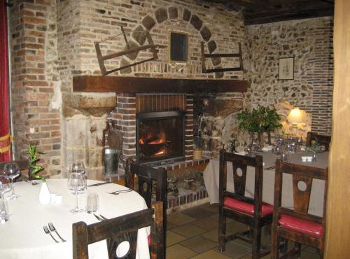 Logis Hotel Restaurant Le Cheval Blanc