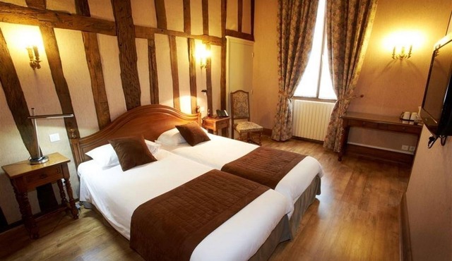Logis Relais Saint Vincent in Ligny-le-Chatel
