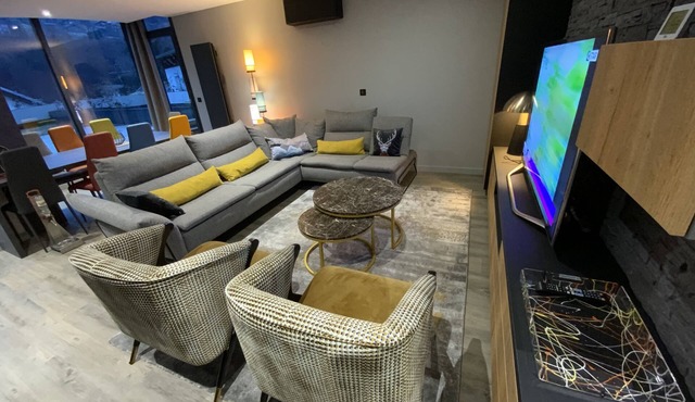 LUXURY APARTMENT IN BRIDES