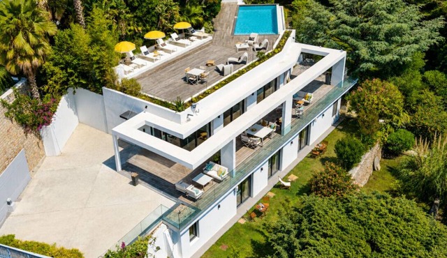 Luxury Villa with Infinity Pool & Panoramic Views
