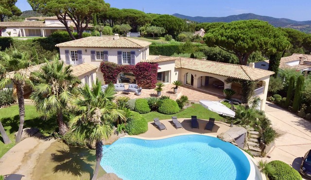 MAGNIFICENT VILLA WITH POOL AND SEA VIEW
