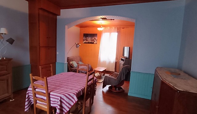 Maison de Village Proche Commodités Avec Extérieur