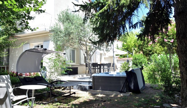 Maison de Ville à 10' du Cours Mirabeau Avec spa