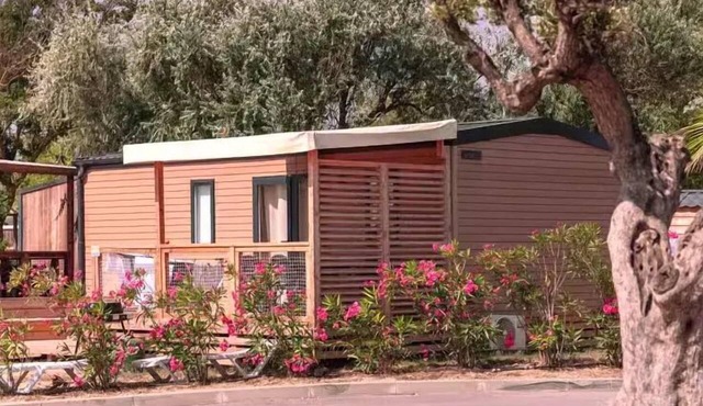 Mobile Home | Ultimate Plus | 2 Bedrooms | 4 Guests | Raised Deck | A/C