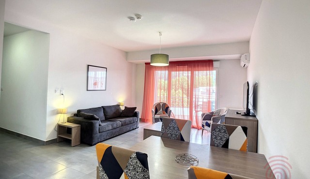 Modern 1-Bedroom Apartment with Terrace and Parking in Lamalou-les-Bains