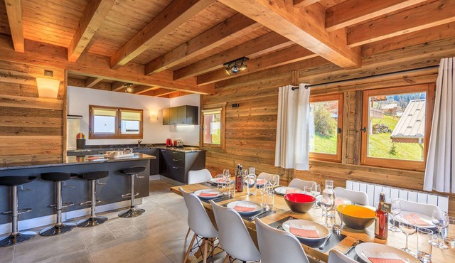 Modern chalet 10pers - close to slopes and center