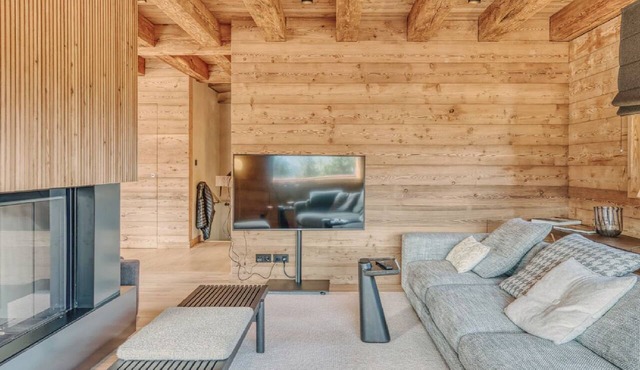 Modern Chalet with Panoramic Views