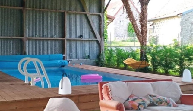 Nature and relaxation break with heated pool near Lake Vassivière