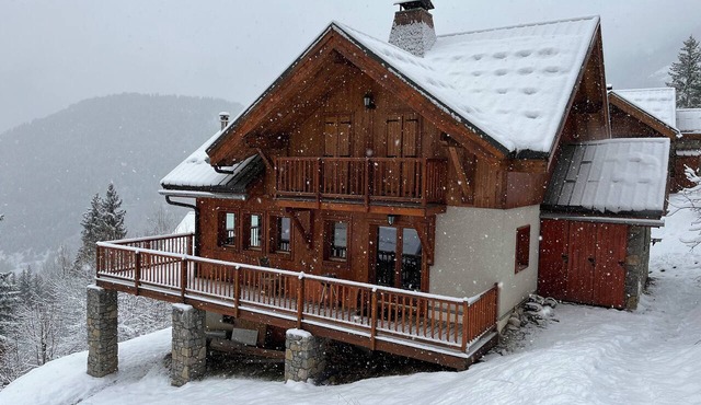 NEW- Large chalet 200m2 | 20m from the slopes | Sauna & mountain view