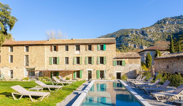 NEW! Unique Provencal country house in a corner of paradise