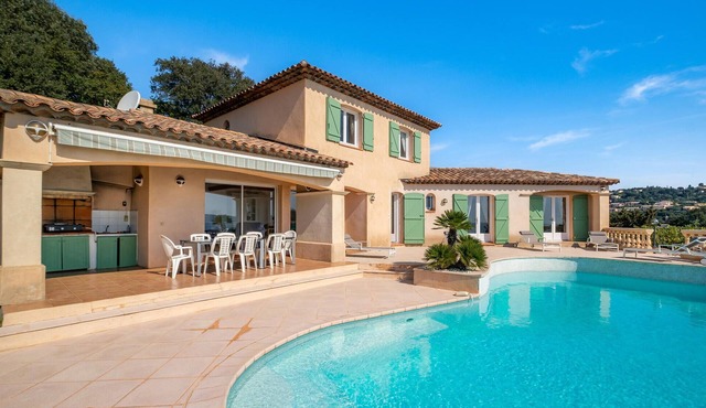 Nice home in Cavalaire Sur Mer