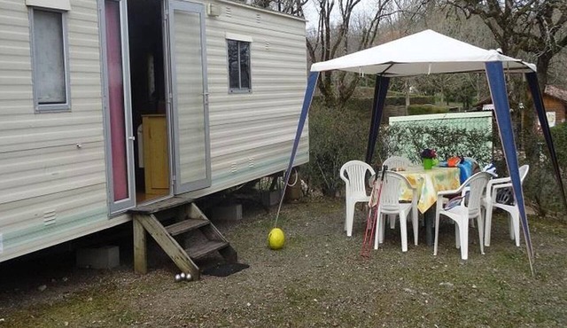 Old mobile home, pets allowed - 5 guests