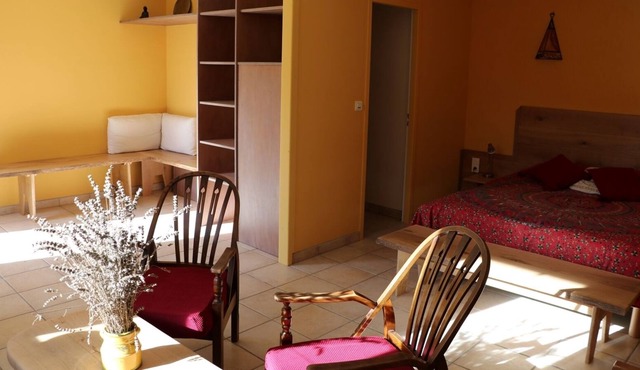 Oltarcie bed and breakfast with swimming pool in the Célé valley near Figeac