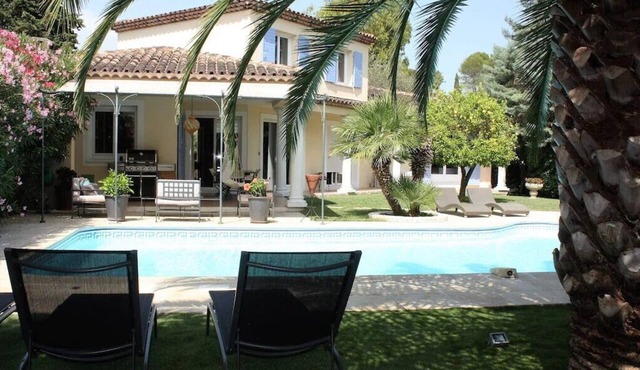 "Orcivale" Luxury Villa in Mougins - Spacious Pool and Air Conditioning