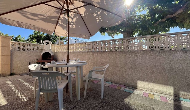Pavilion with Sunny Terrace, Parking - Gruissan