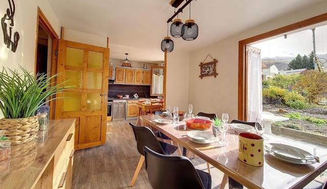 Résidence Saint Marcel - Chalet familial · Centre village de St Marcel · Terrasse ouest MAE-2924