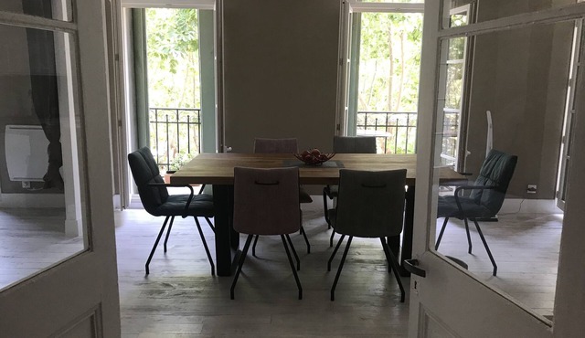 Renovated flat, air-conditioned, with a view of the harbour