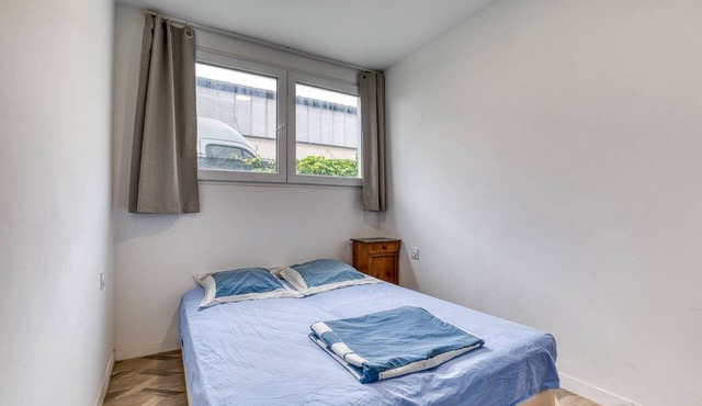 Room 'Chambre 1' with Shared Terrace, Shared Garden and Wi-Fi, 10 Minutes from the Beach