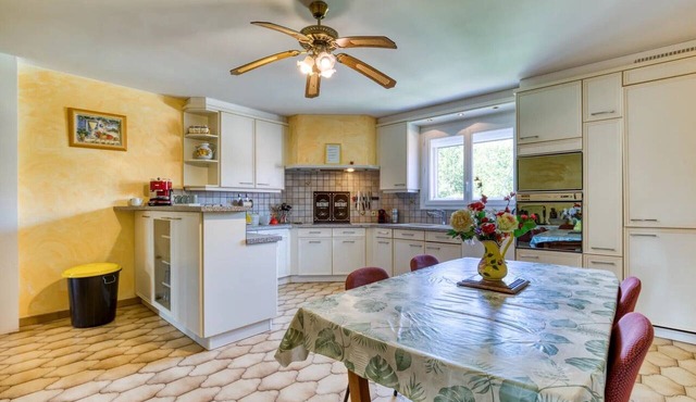 Room 'Chambre 1' with Shared Terrace, Shared Garden and Wi-Fi