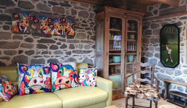 Rustic Mont-Dore Family Cottage
