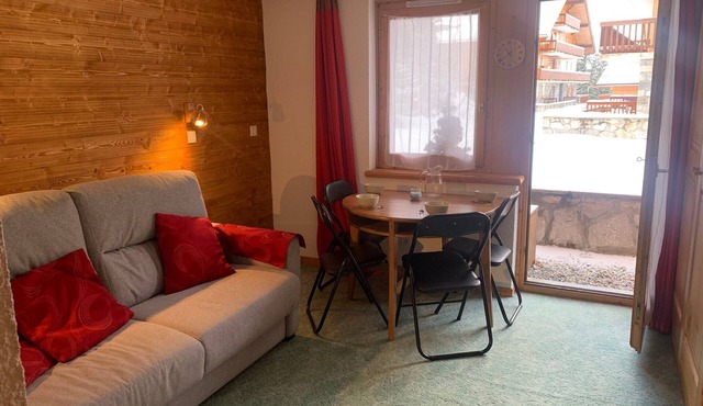 Ski-in studio Méribel Altiport, balcony, up to 4 people.