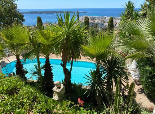 Somptuous exotic villa in Cannes