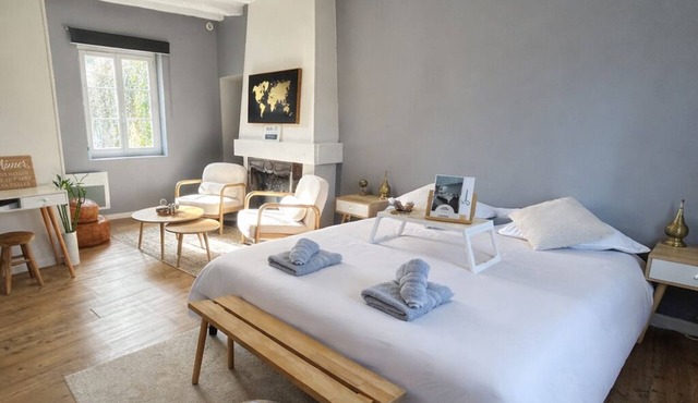 Spa suite, bohemian ambience & romantic experience