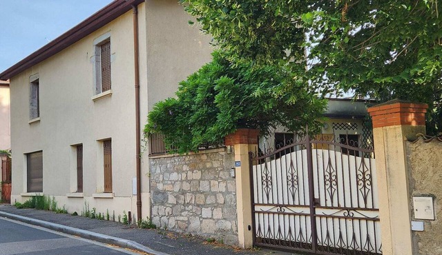 Spacious 3- or 4-bedroom house (for an additional fee) with a large yard
