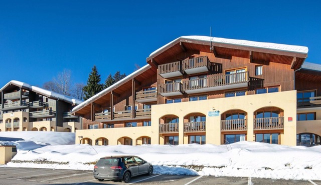 Spacious Mountain Stay for 7 in Doucy