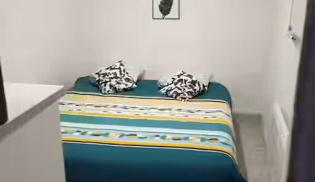 Spacious Studio in the Heart of Arpajon in Arpajon-sur-Cère