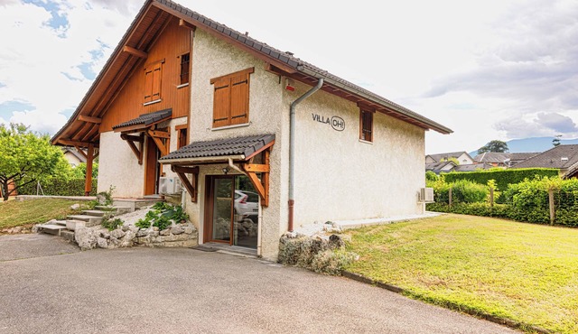 Spacious villa with garden and parking in a quiet location near Chambéry