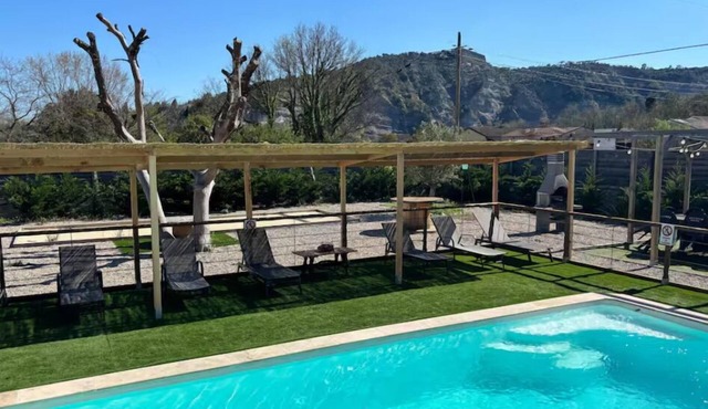 Spacious villa, sleeps 14, with private heated pool, pétanque court.