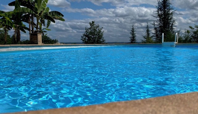 Spend a peaceful vacation in the countryside in Lamothe-Capdeville