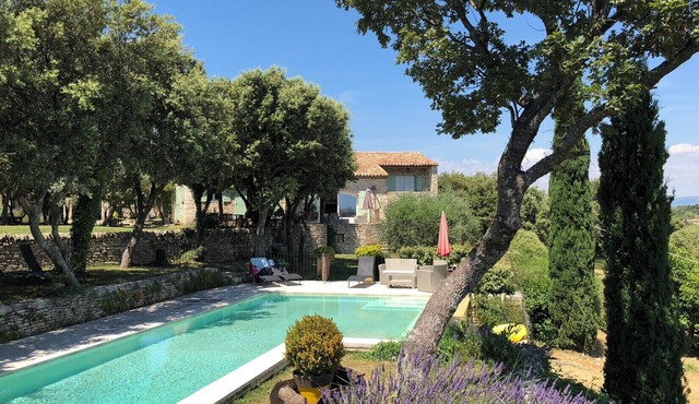 Stone farmhouse with exceptional view of the Grand Luberon 4 * tourist office