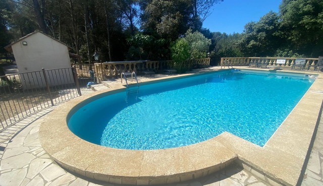 Studiowohnung mit Terrasse - Pool, Tennis, Bouleplatz by Interhome