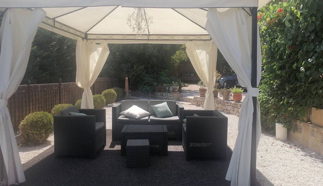 SUNNY PLACE! Provencal house with pool 5 min from Aix en Provence