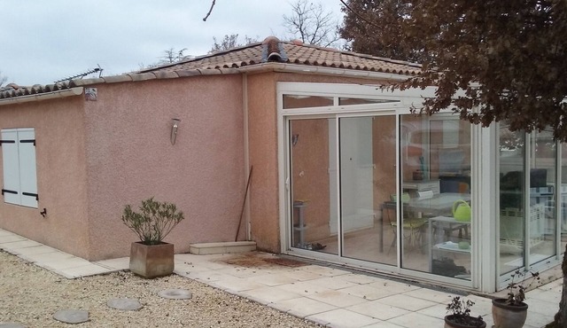 Villa à la Campagne Avec Petit Terrain et Piscine à Partager