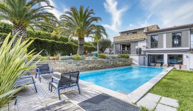 Villa Moderne avec Piscine et jardin